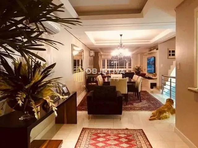 Casa com 380m² 4 quartos e 5 banheiros, à venda, no bairro Chácara das Pedras em Porto Alegre