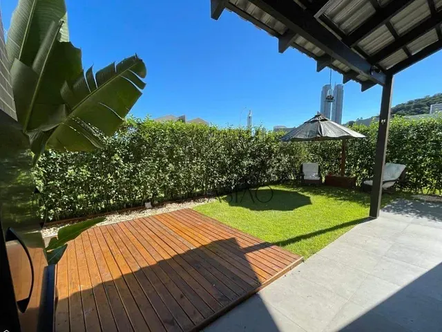 Casa com 180m² 3 quartos e 2 banheiros, à venda, no bairro São Judas Tadeu em Balneário Camboriú