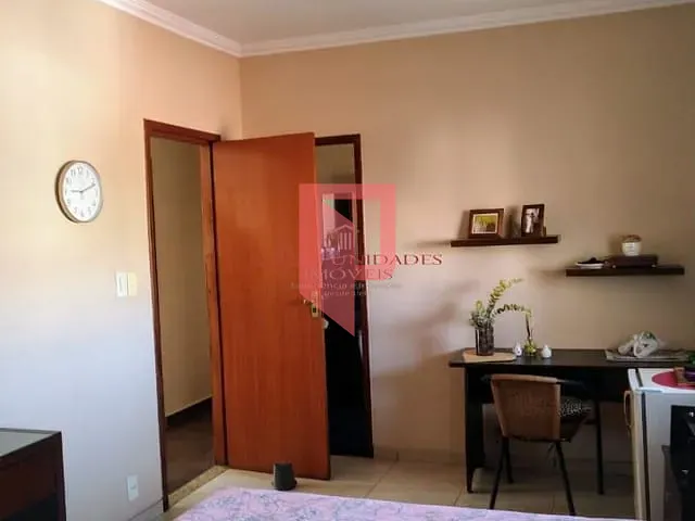 Casa 3 quartos e 4 banheiros, à venda, no bairro Coqueiros em Belo Horizonte