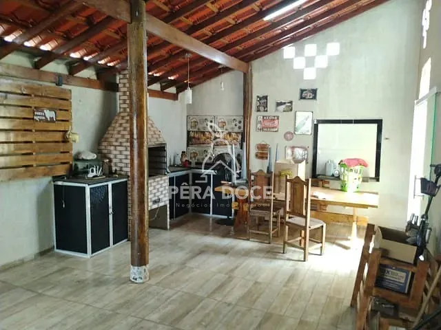 Casa com 200m² 3 quartos e 3 banheiros, à venda, no bairro Tita Rezende em Uberaba