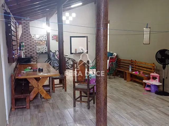 Casa com 200m² 3 quartos e 3 banheiros, à venda, no bairro Tita Rezende em Uberaba
