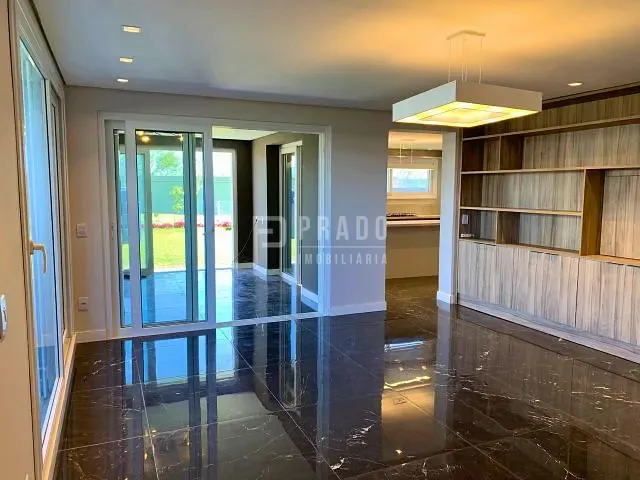 Casa com 429m² 3 quartos e 4 banheiros, à venda, no bairro São Gonçalo em Pelotas