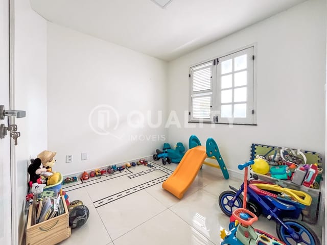 Casa com 100m² 4 quartos e 3 banheiros, à venda, no bairro Parque Dois Irmãos em Fortaleza