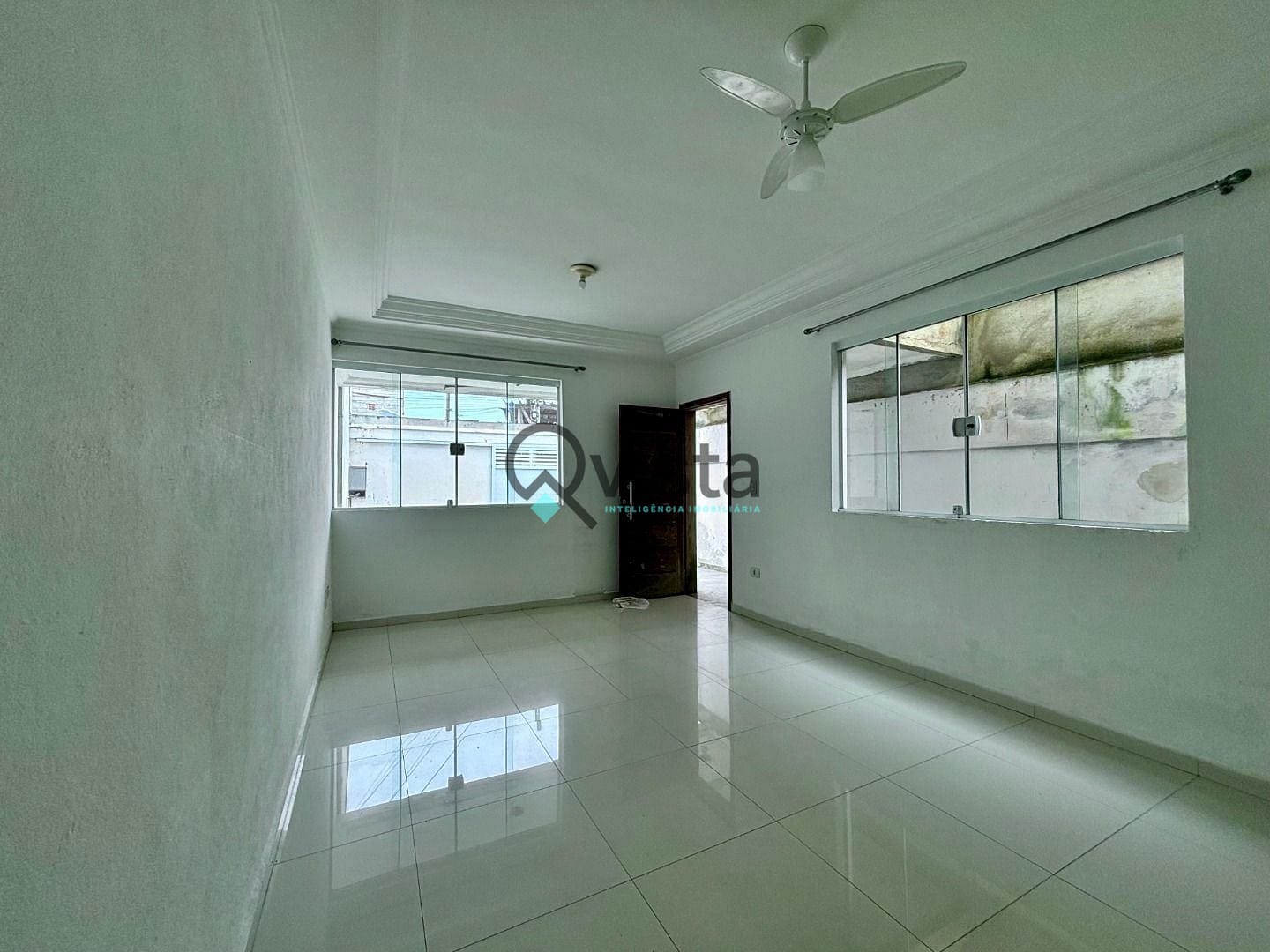 Casa à venda com 3 quartos, 120m² - Foto 2