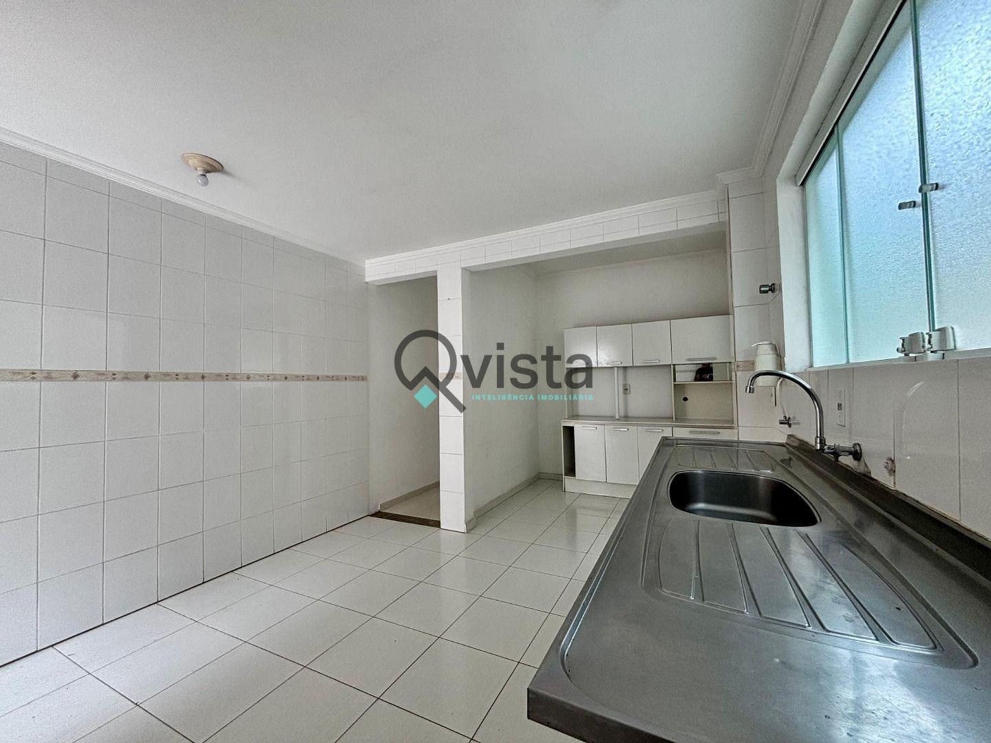 Casa à venda com 3 quartos, 120m² - Foto 4