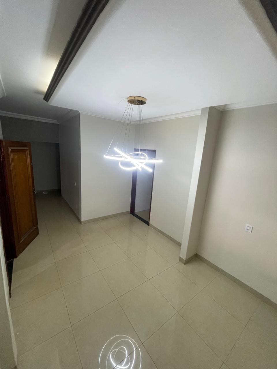 Casa à venda e aluguel com 4 quartos, 360m² - Foto 2