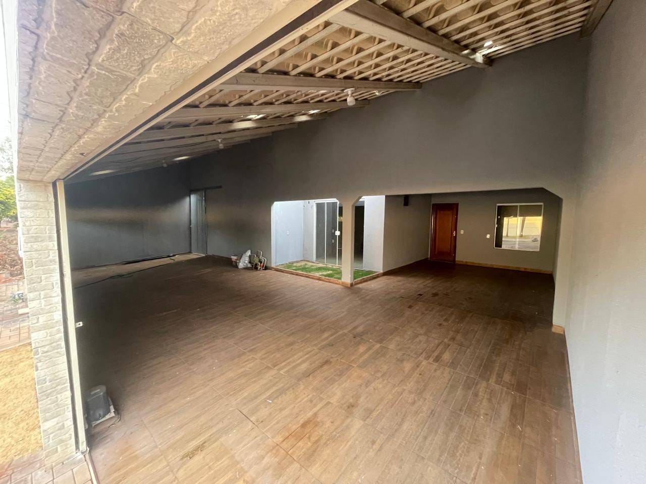 Casa à venda e aluguel com 4 quartos, 360m² - Foto 3