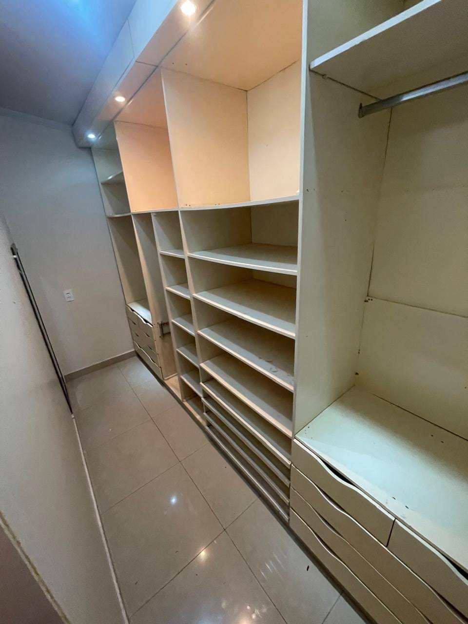 Casa à venda e aluguel com 4 quartos, 360m² - Foto 9
