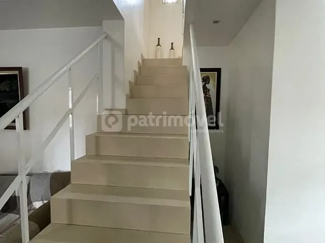 Casa com 260m² 3 quartos e 1 banheiro, à venda, no bairro Catete em Rio de Janeiro