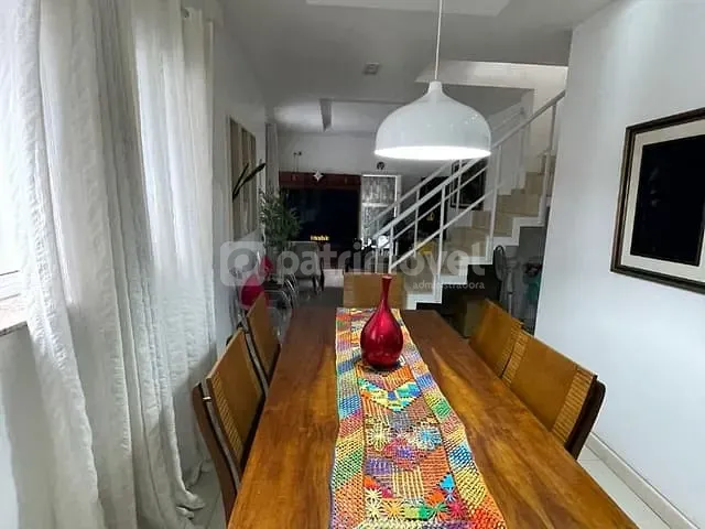 Casa com 260m² 3 quartos e 1 banheiro, à venda, no bairro Catete em Rio de Janeiro