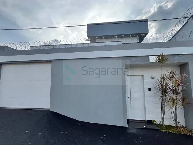 Casa com 308m² 3 quartos e 2 banheiros, à venda, no bairro Morada Nova em Patrocínio