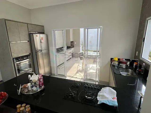 Casa com 308m² 3 quartos e 2 banheiros, à venda, no bairro Morada Nova em Patrocínio