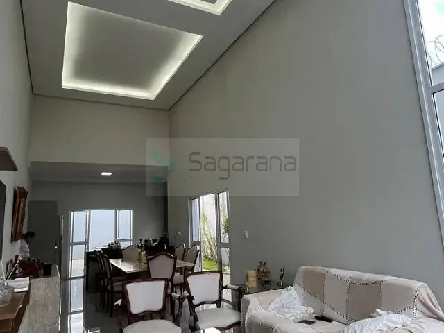 Casa com 308m² 3 quartos e 2 banheiros, à venda, no bairro Morada Nova em Patrocínio