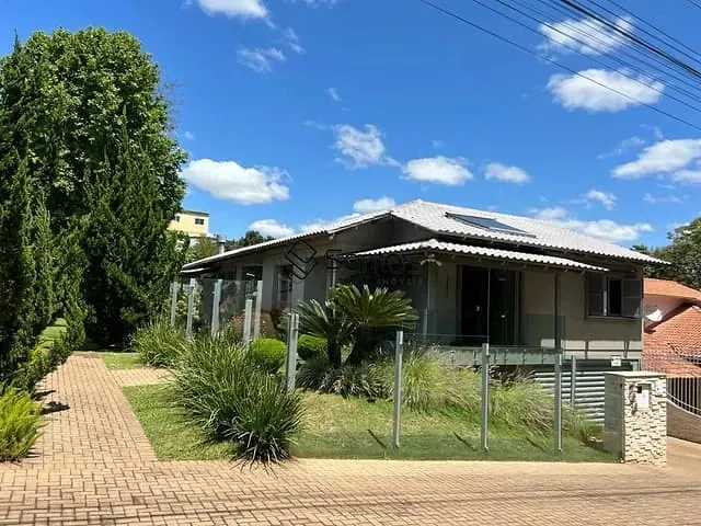 Casa com 285m² 3 quartos e 3 banheiros, à venda, no bairro Centro em Ijuí