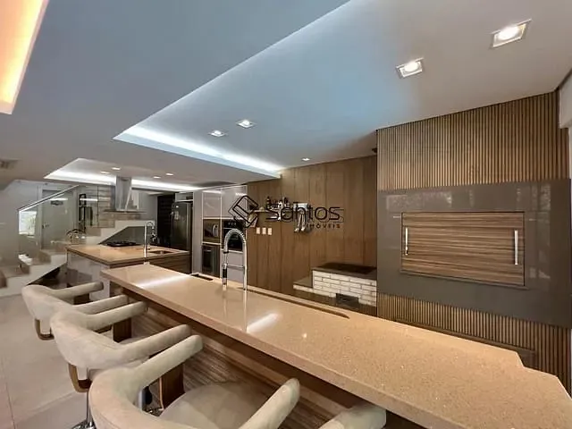 Casa com 285m² 3 quartos e 3 banheiros, à venda, no bairro Centro em Ijuí