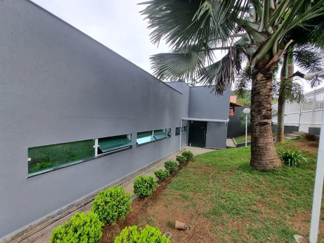 Casa com 1500m² 4 quartos e 5 banheiros, à venda, no bairro Bonfim em Juiz de Fora