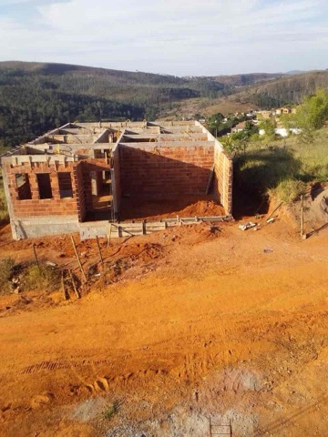 Casa com 360m², à venda, no bairro Estádio Modestão em Bela Vista de Minas