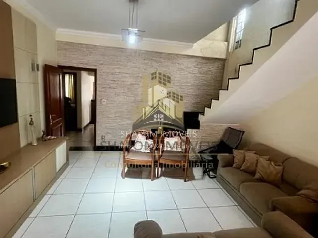 Casa com 360m² 3 quartos e 2 banheiros, à venda, no bairro Parque Xangri-La em Contagem