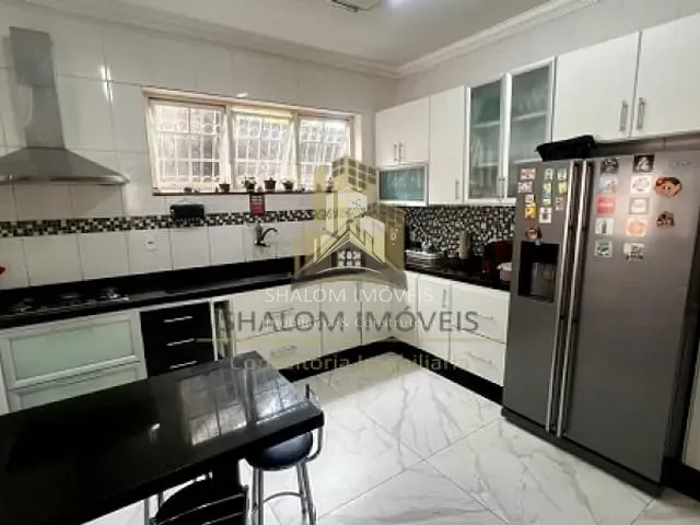 Casa com 360m² 3 quartos e 2 banheiros, à venda, no bairro Parque Xangri-La em Contagem