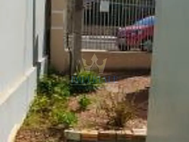 Casa 2 quartos e 1 banheiro, para alugar, no bairro Colônia Dona Luíza em Ponta Grossa
