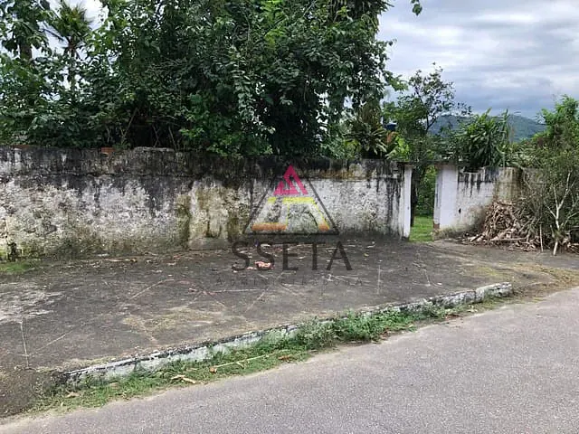 Casa com 895m² 3 quartos e 3 banheiros, à venda, no bairro Centro em Guapimirim