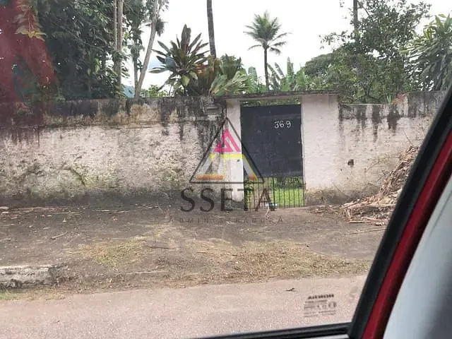Casa com 895m² 3 quartos e 3 banheiros, à venda, no bairro Centro em Guapimirim