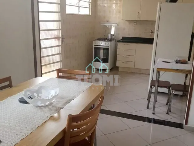 Casa com 300m² 3 quartos e 3 banheiros, à venda, no bairro Independência em Taubaté