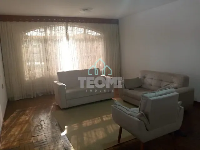 Casa com 300m² 3 quartos e 3 banheiros, à venda, no bairro Independência em Taubaté