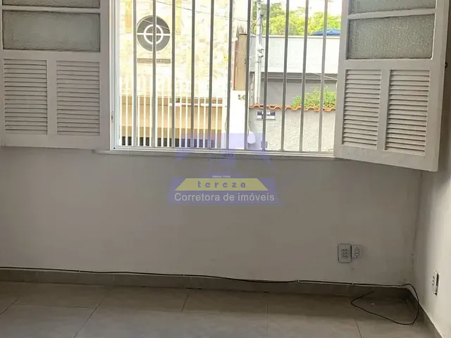 Casa 4 quartos e 2 banheiros, para alugar, no bairro Centro em Itabira