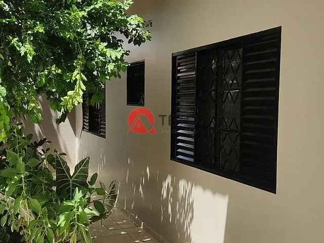 Casa 2 quartos e 1 banheiro, para alugar, no bairro Jardim Imperial I em Maringá