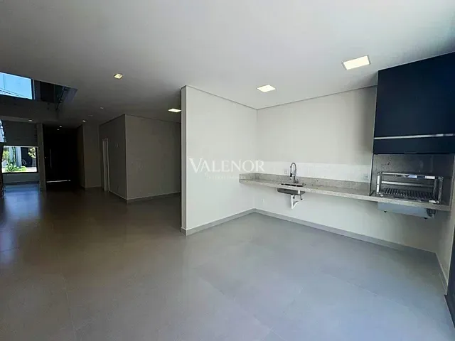 Casa com 240m² 3 quartos e 5 banheiros, à venda, no bairro Loteamento Reserva Ermida em Jundiaí