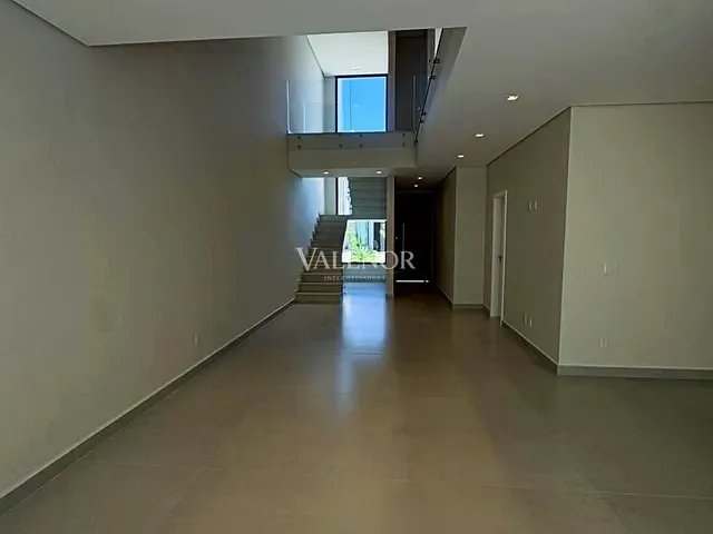 Casa com 240m² 3 quartos e 5 banheiros, à venda, no bairro Loteamento Reserva Ermida em Jundiaí