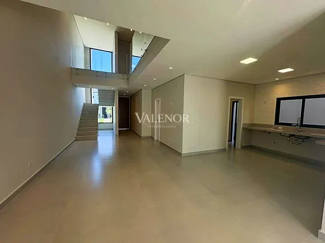 Casa com 240m² 3 quartos e 5 banheiros, à venda, no bairro Loteamento Reserva Ermida em Jundiaí
