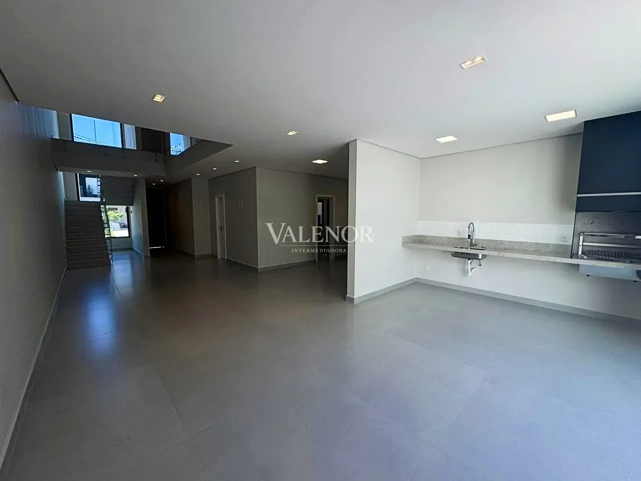 Casa, 3 quartos, 240 m² - Foto 2