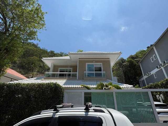 Casa 3 quartos e 7 banheiros, à venda ou para alugar, no bairro Vargem Pequena em Rio de Janeiro