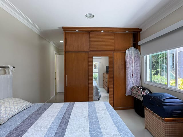 Casa 3 quartos e 7 banheiros, à venda ou para alugar, no bairro Vargem Pequena em Rio de Janeiro