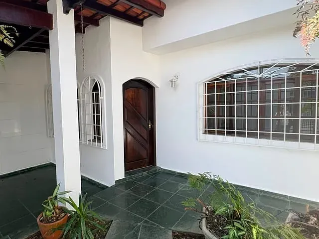 Casa 3 quartos e 3 banheiros, para alugar, no bairro Mogi Moderno em Mogi das Cruzes