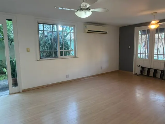 Casa com 200m² 4 quartos e 3 banheiros, para alugar, no bairro Recreio dos Bandeirantes em Rio de Janeiro