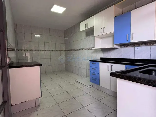 Casa 2 quartos e 1 banheiro, para alugar, no bairro Vila Nossa Senhora da Aparecida em Apucarana