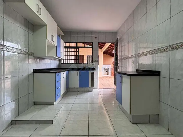 Casa 2 quartos e 1 banheiro, para alugar, no bairro Vila Nossa Senhora da Aparecida em Apucarana