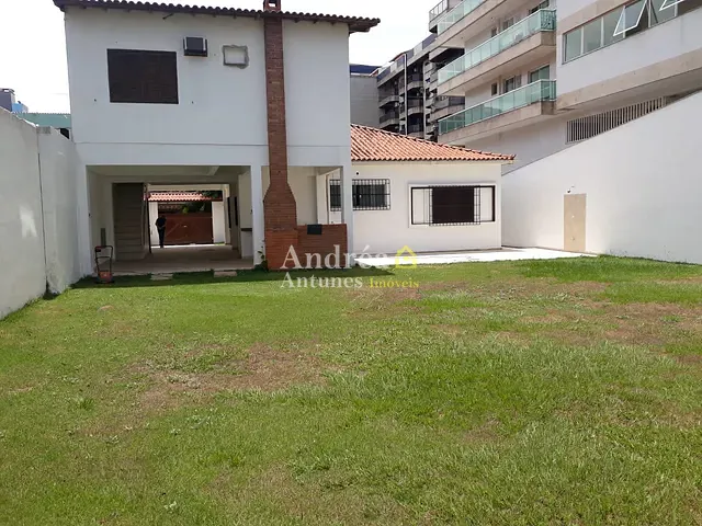 Casa com 600m² 4 quartos e 3 banheiros, à venda, no bairro Vila Nova em Cabo Frio
