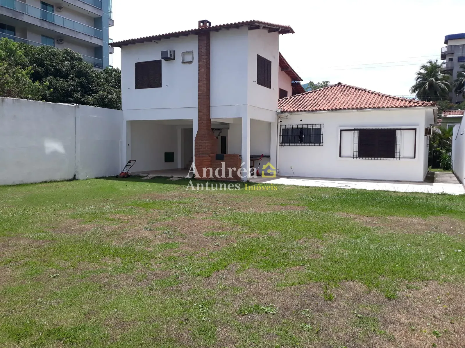 Casa, 4 quartos, 250 m² - Foto 1