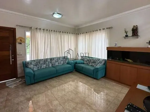 Casa com 300m² 3 quartos e 1 banheiro, à venda, no bairro Botujuru em Mogi das Cruzes