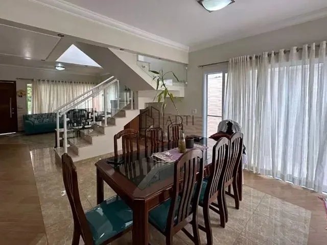 Casa com 300m² 3 quartos e 1 banheiro, à venda, no bairro Botujuru em Mogi das Cruzes