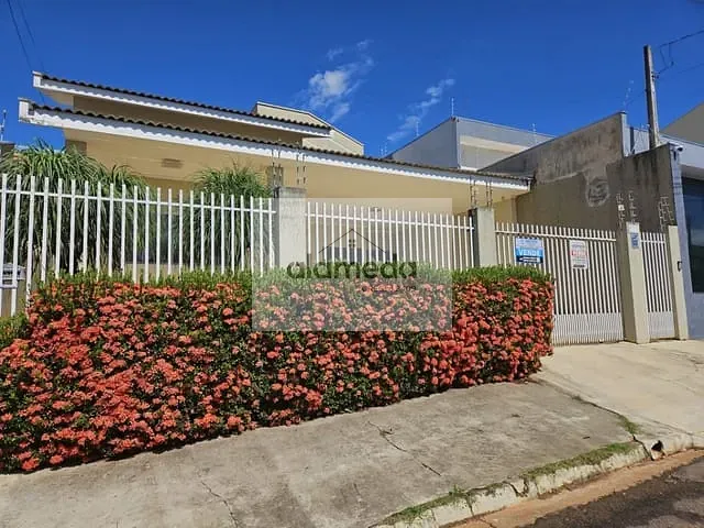 Casa com 314m² 3 quartos e 2 banheiros, à venda, no bairro Parque dos Mirantes em Jacarezinho