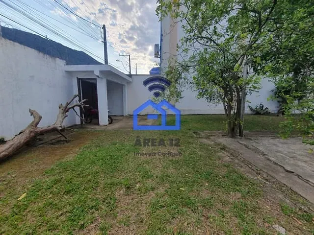 Casa com 500m² 3 quartos e 2 banheiros, à venda, no bairro Centro em Caraguatatuba
