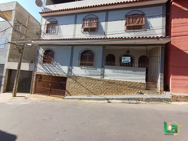 Casa 2 quartos e 2 banheiros, para alugar, no bairro Barra em Muriaé