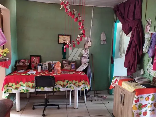 Casa com 258m² 3 quartos e 2 banheiros, à venda, no bairro Conradinho em Guarapuava