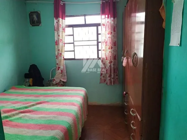 Casa com 258m² 3 quartos e 2 banheiros, à venda, no bairro Conradinho em Guarapuava