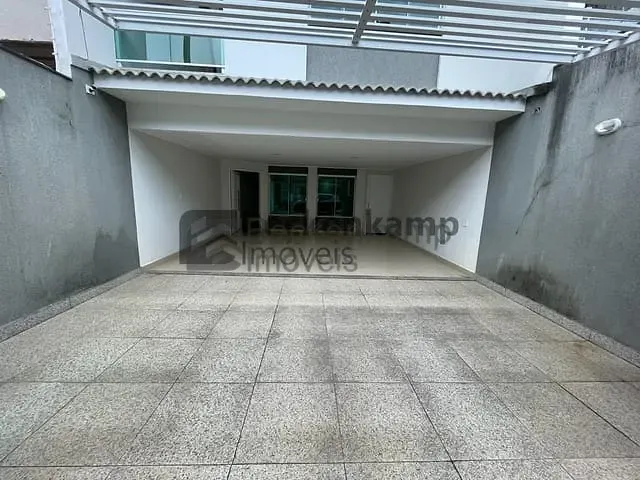 Casa com 270m² 3 quartos e 5 banheiros, à venda, no bairro JARDIM BELVEDERE em Volta Redonda